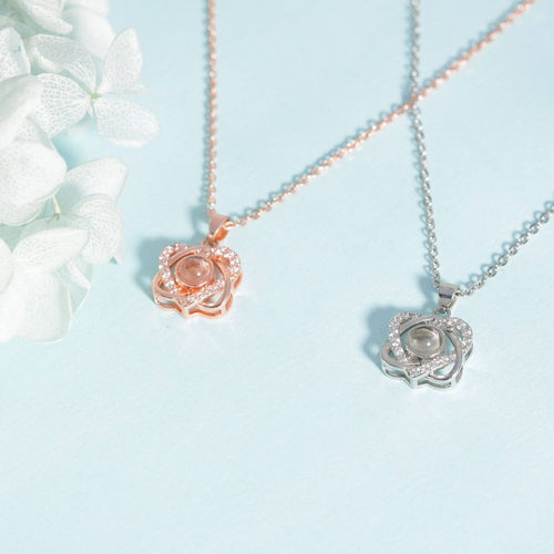 💕 Minimalist Heart Projection Necklace – Where Elegance Hides Emotion